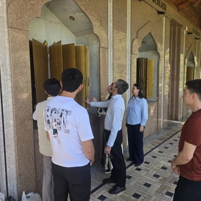 Yoshlar bilan tarixiy maskanlar bo‘ylab